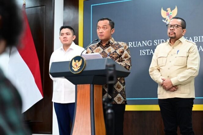
 Ganti Pimpinan BGN, Pemerintah Pastikan Program MBG Tetap Berjalan & Semakin Kuat