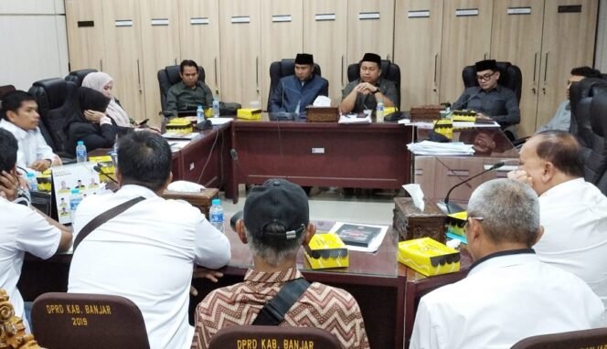 
 DPRD Banjar Gelar RDP Bahas Kerusakan Jalan Akibat Pemasangan Pipa PTAM Intan Banjar