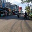 Salah satu ruas jalan utama di Kotabaru setelah dilakukan pengaspalan oleh PUPR.