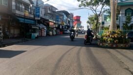 Salah satu ruas jalan utama di Kotabaru setelah dilakukan pengaspalan oleh PUPR.