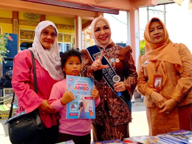 
 Tingkatkan Budaya Membaca, Bunda Literasi Kalsel Ajak Seluruh SKPD Bangun Pojok Baca