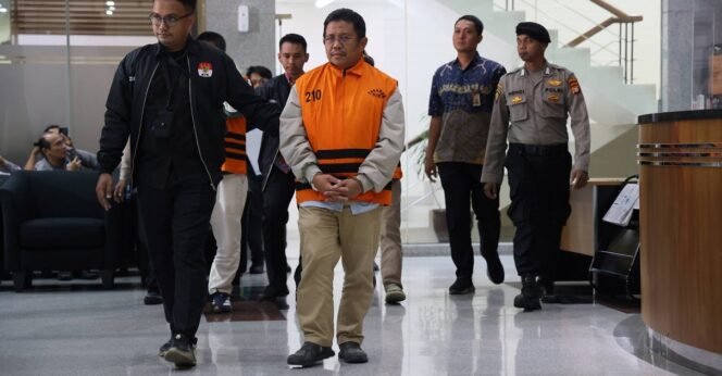 
 OTT Kasus Dugaan Korupsi Proyek Rp17,9 Miliar, KPK Tahan Bupati Lombok Barat