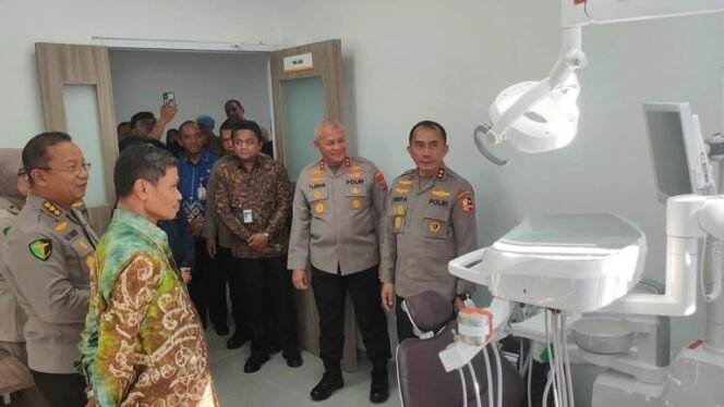 
 Perkuat Layanan Kesehatan di Kalsel, Kapusdokkes Polri Resmikan RS Bhayangkara Banjarbaru