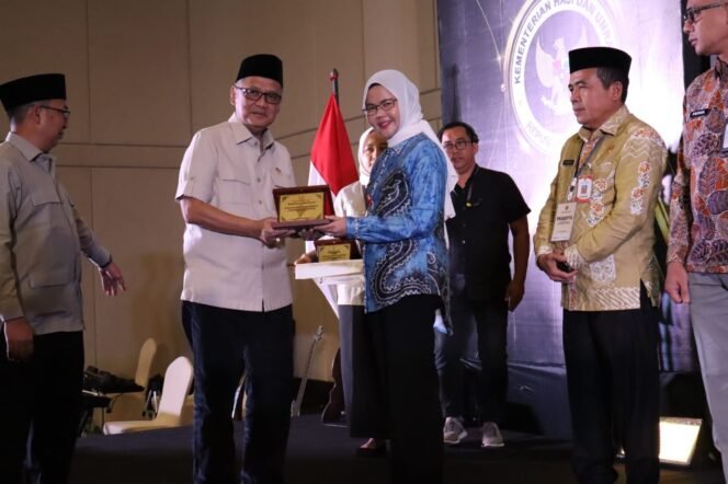 
 Apresiasi Evaluasi Layanan Haji, Pemprov Kalsel Siap Tingkatkan Kualitas Petugas Haji Daerah