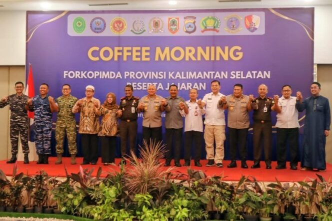 
 Kapolda Kalsel Inisiasi Coffee Morning Forkopimda, Perkuat Soliditas & Stabilitas Daerah