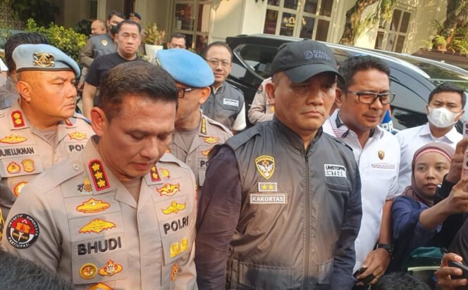 
 Tangani Dugaan Korupsi Tatakelola Batu Bara, Kortas Tipidkor & Polda Metro Geledah Cafe & Money Changer