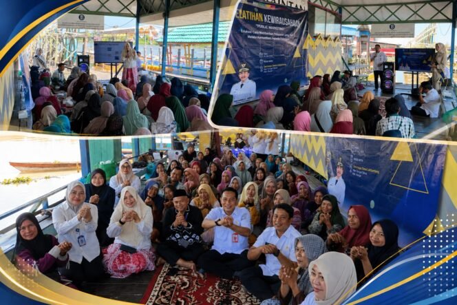 
 Hadirkan Pelayanan Berkelas, Pemuda Pedagang Pasar Terapung Lok Baintan Asah Kemampuan Melayani Pelanggan