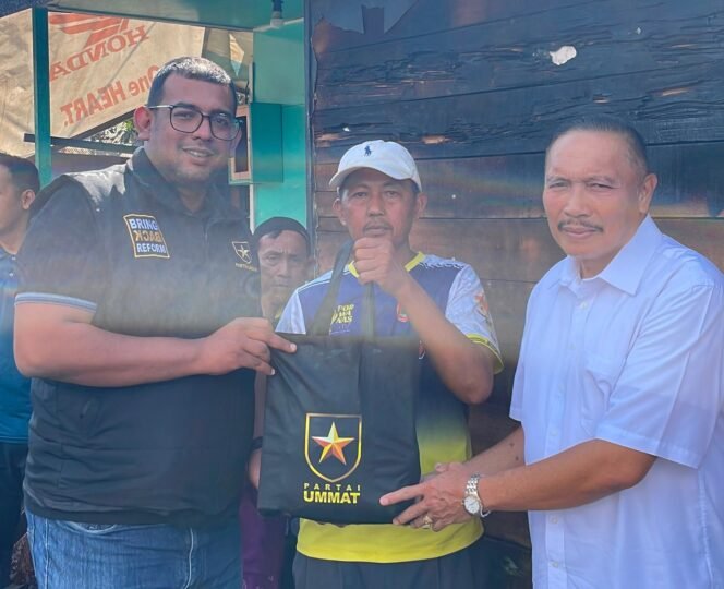
 DPW Partai Ummat Kalsel Bantu 27 Jiwa Korban Kebakaran di Alalak Tengah