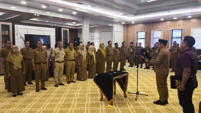 
 Wakil Bupati Kotabaru Lantik Pejabat Administrator & Pengawas di Lingkup Pemkab Kotabaru