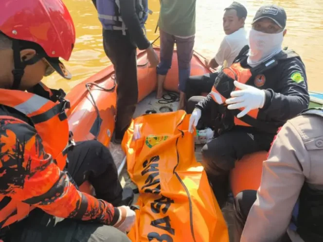 
 Operasi SAR Ditutup Usai Bocah yang Diduga Disambar Buaya di Kotabaru Ditemukan Meninggal
