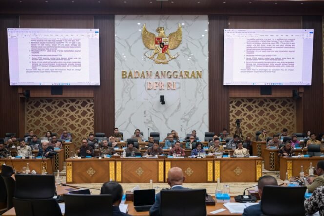 
 Banggar DPR & Pemerintah Sepakati Laporan Panja Pembahasan Pendahuluan RAPBN 2027