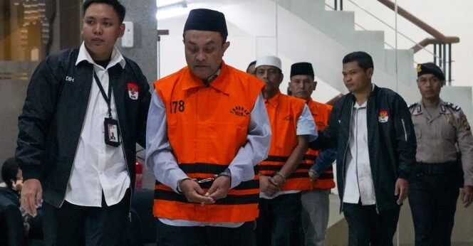 
 Kasus Suap Dana Hibah Pokmas Jatim, KPK Tahan Tiga Tersangka Baru