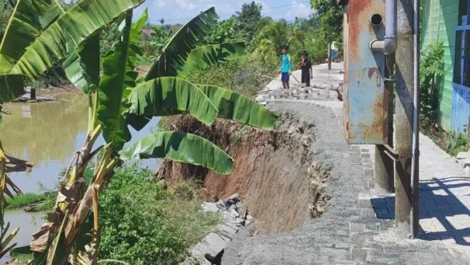 
 Siapkan Penanganan Permanen Jalan Longsor di Pingaran Ilir, Dinas PUPRP Banjar Bangun Akses Sementara