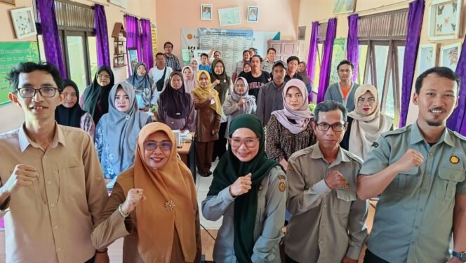 
 Distan Banjar Pacu Kreativitas Petani Milenial Melalui Batumbang Tani