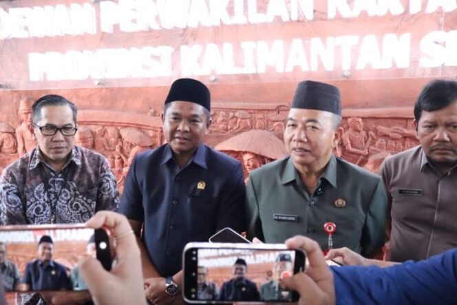 
 Dorong Peningkatan Kinerja Pemerintahan, Sekda Kalsel Tegaskan Pemprov Terbuka Terima Masukan DPRD