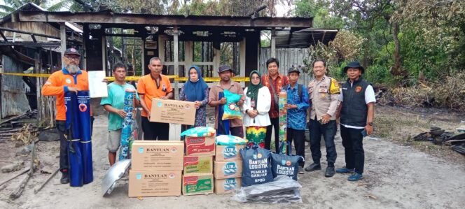 
 Korban Kebakaran di Dua Kecamatan Terima Bantuan Logistik dari BPBD Kabupaten Banjar