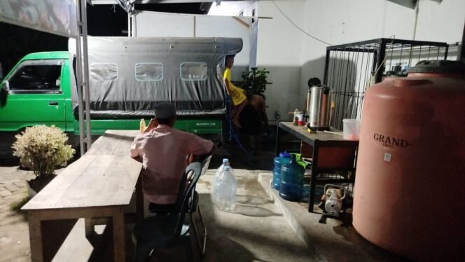 
 Kantor Kecamatan Martapura Barat Buka Layanan Air Bersih Bagi Warga untuk Atasi Dampak Musim Kemarau