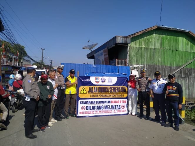 
 Perlakuan Open Traffic Terbatas di Sungai Lulut, Dishub Kalsel Larang Kendaraan di Atas 6 Ton Dilarang Melintas