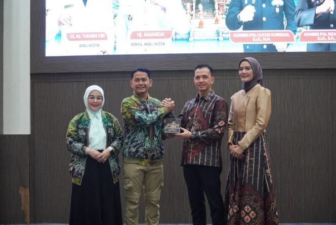 
 Hadiri Pisah Sambut Kapolresta, Wali Kota Banjarmasin Perkuat Sinergi untuk Kota yang Aman & Maju