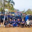 Pemerintah Desa Gunung Raja bersama relawan turun ke jalan membagikan masker kepada pengendara, Kamis (20/8/26). Foto: Hadi Ricek.ID