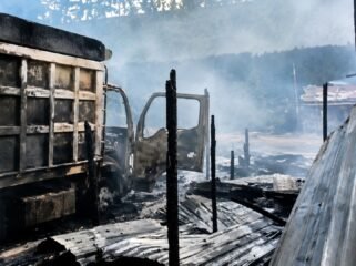 Kebakaran di Jalan Gang Mawar RT 14, Desa Panggung, Kecamatan Pelaihari, Kabupaten Tanah Laut, Kalimantan Selatan, Kamis (27/8/2026) pagi.