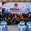 Foto bersama PT Indocement Tunggal Prakarsa Tbk Tarjun bersama insan pers Kabupaten Kotabaru dalam kegiatan Media Gathering di Objek Wisata Goa Lowo, Selasa (25/8/2026).