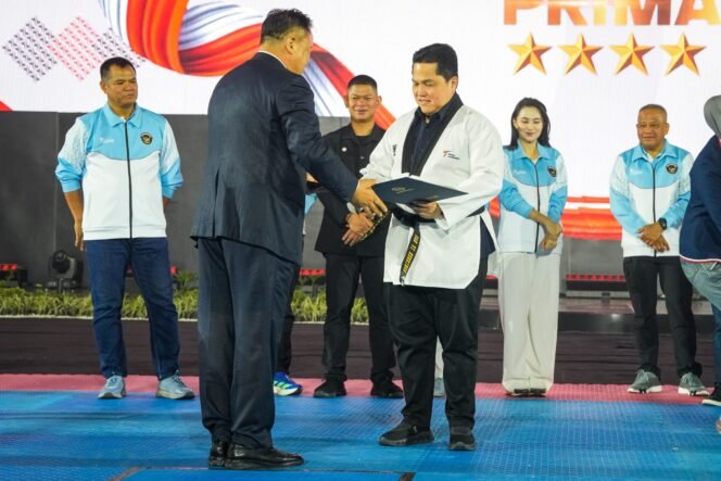 
 Pembukaan Kejuaraan Taekwondo Asia 2026, Erick Thohir Terima Sabuk Kehormatan