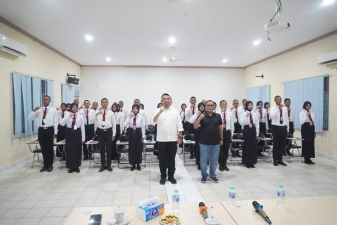 
 Isi Pembekalan Calon Paskibraka, Sekda Banjar Tanamkan Nilai Revolusi Mental