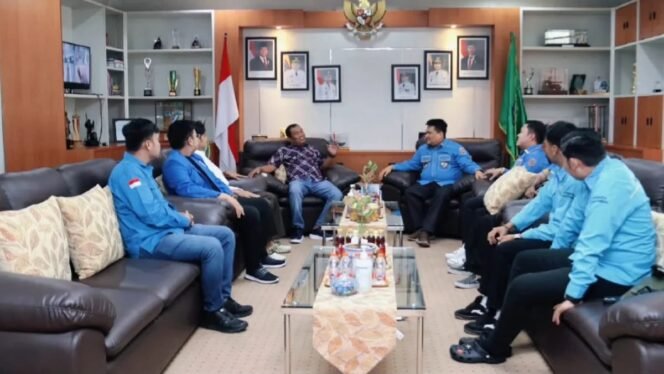 
 Perkuat Sinergi, DPD KNPI Kalsel Silaturahmi Dengan Bupati Hulu Sungai Selatan