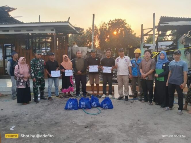 
 Warga Tak Sendiri, Pemkab Banjar Hadir Bantu Hadapi Musibah Kebakaran di Gambut
