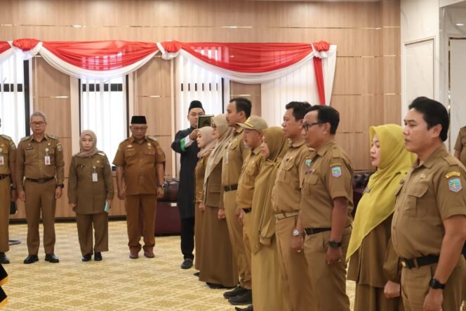 
 Perkuat Birokrasi, Pemkab Kotabaru Kembali Lantik Pejabat Administrator & Pengawas