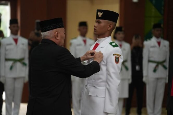 
 Gubernur Kalsel Kukuhkan Paskibraka Tingkat Provinsi Tahun 2026, Bawa Nilai Kehormatan & Kecintaan kepada Tanah Air