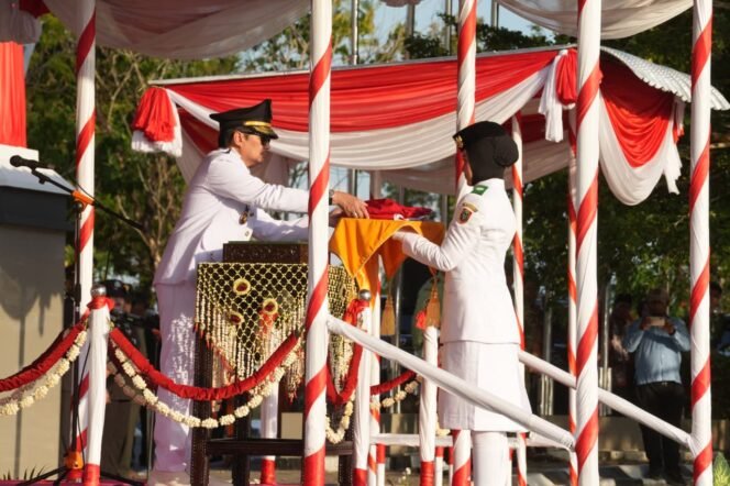 
 Wagub Kalsel Hasnuryadi Pimpin Upacara Penurunan Bendera HUT RI ke-81