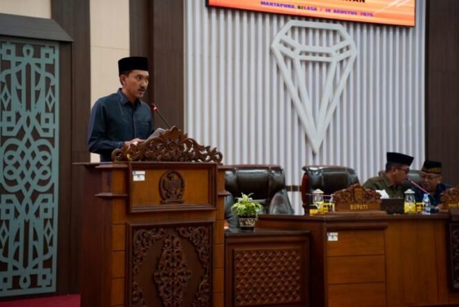 
 Rapat Paripurna DPRD Banjar, Bupati Sampaikan Raperda Perubahan APBD Rp3,14 Triliun