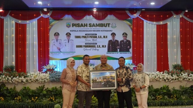 
 Pemkab Kotabaru Gelar Pisah Sambut Kepala Kejaksaan Negeri Kotabaru