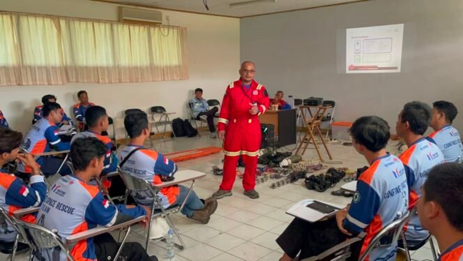 
 Indocement Tarjun Tingkatkan Kompetensi Penyelamatan Ruang Terbatas