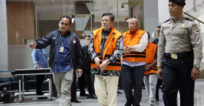 
 Tangani Kasus Korupsi Komisi Asuransi PT Pelni, KPK Tahan Empat Tersangka