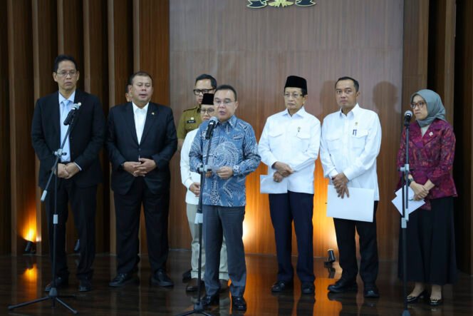 
 DPR & Pemerintah Sepakati Arah Baru Status Guru PPPK, Paruh Waktu Jadi Penuh Waktu pada 2027