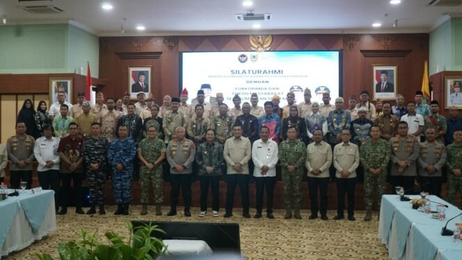 
 Wali Kota & Sekda Banjarbaru Hadiri Silaturahmi bersama Menko Polkam