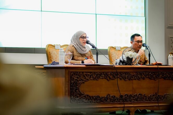 
 Wali Kota Banjarbaru Tekankan Transparansi & Akselerasi Target Program Tahun 2026
