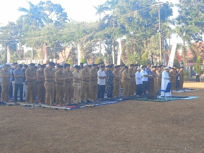 
 Kemarau Berkepanjangan, Pemkab Tanah Laut Gelar Salat Istisqa dan Doa Bersama