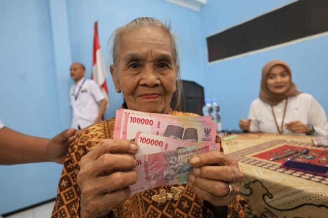 
 Pada Maret 2026, BPS Sebut Jumlah Penduduk Miskin Indonesia Berkurang 430 Ribu Orang