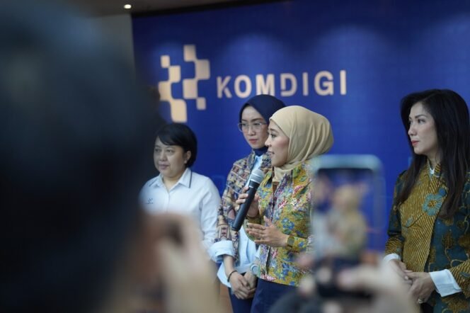 
 Kemkomdigi Panggil YouTube Terkait Promosi Vape yang Melibatkan Anak-Anak