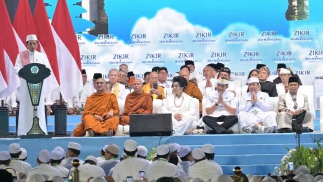 
 Usung Semangat Kebersamaan & Syukur atas Kemerdekaan Indonesia, Pemerintah Gelar Zikir & Doa Kebangsaan di Monas