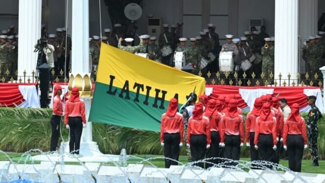
 Tim Upacara & Paskibraka Laksanakan Gladi Bersama di Istana Merdeka Menjelang HUT ke-81 Kemerdekaan RI