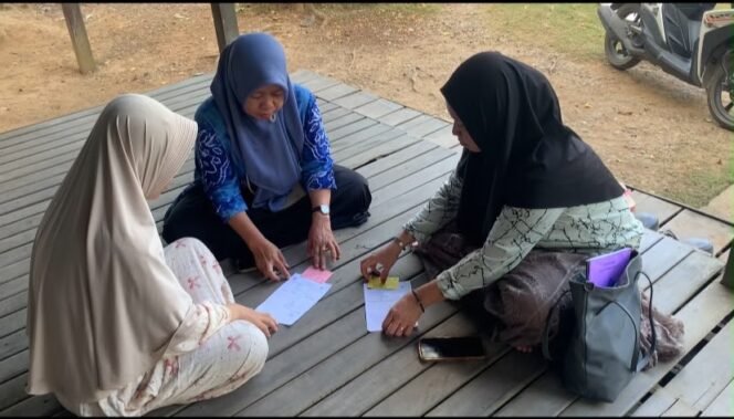 
 Penyuluh KB Sungai Pinang Permudah Layanan Digital Catin, Dampingi Pengunduhan Sertifikat Elsimil