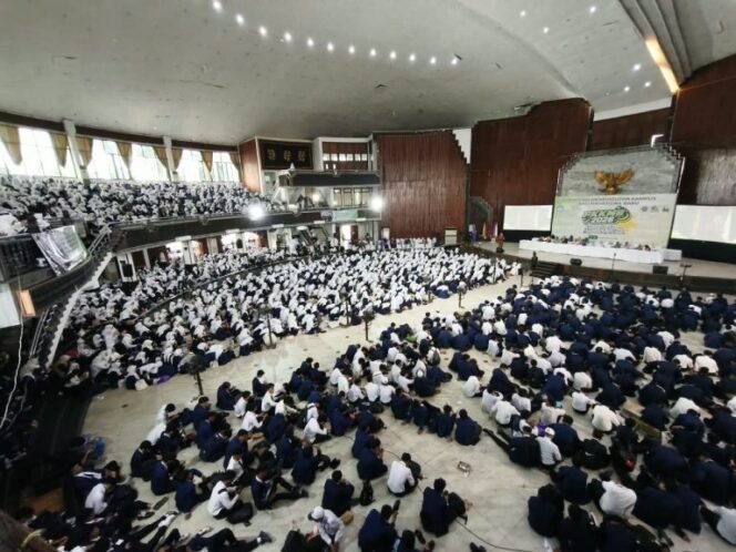 
 Tutup PKKMB UNISKA 2026, Gubernur Kalsel Minta Mahasiswa Siap Hadapi Era Perubahan