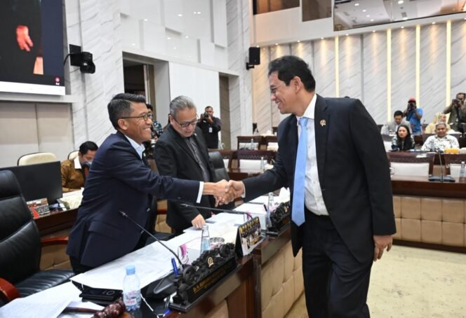 
 Pemerintah & DPR RI Sepakati Asumsi Ekonomi Makro dalam RAPBN 2027