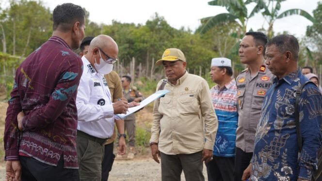 
 Tingkatkan Kemajuan Daerah, Bupati Kotabaru Tinjau Pembagunan Jalan Tembus Jembatan Tanjung Serdang