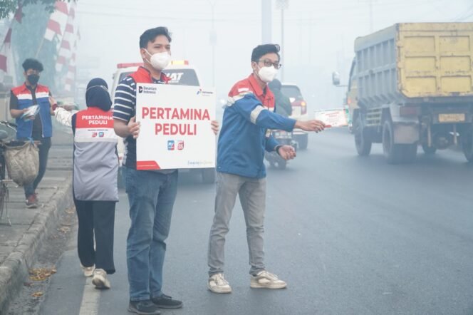 
 Pertamina Patra Niaga Regional Kalimantan Salurkan Bantuan Penanganan Karhutla di Kalsel